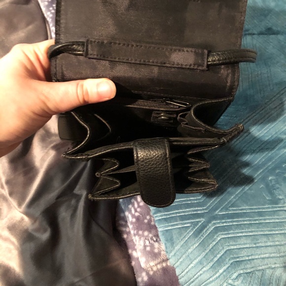 Black crossbody - Picture 3 of 3